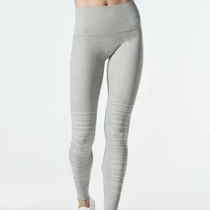 NWT Blanqi Hipster Cuffed Leggings